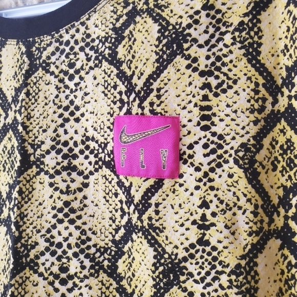 NWT Nike Rebel Fly Printed Loose Fit‎ T Shirt - Picture 4 of 6